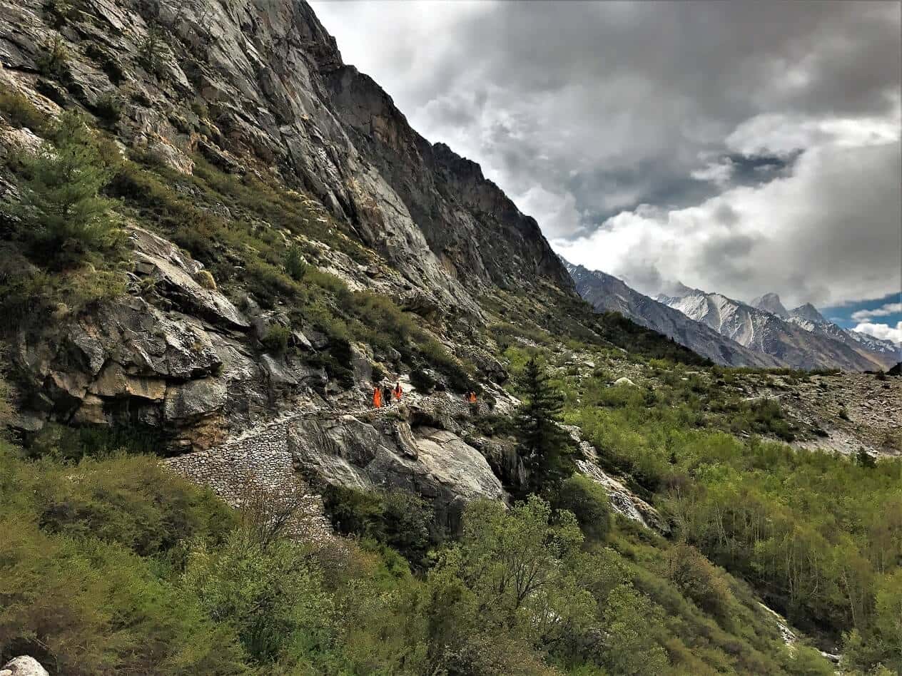 Affordable Spiritual Yoga Retreats and Trekking Himalaya in India Affordable Spiritual Yoga Retreats and Trekking Himalaya in India